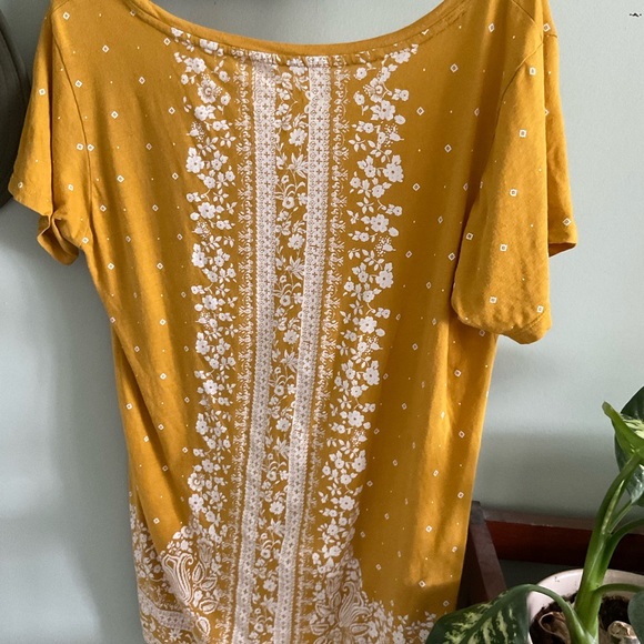 - Lucky Brand scoop neck tee - Picture 2 of 7